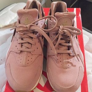 Rose gold and white Huaraches